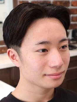 アクセプトザワールドバーバー(Accept the world barber)の写真/カチッと決めたスタイル～個性派スタイルまで、ライフスタイルや趣味趣向に合わせたデザインを創り出す。