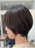 顔周りレイヤーカットグレージュカラーくびれボブショートカット