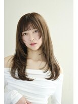 透け感レイヤーカット