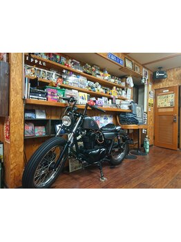 《おもちゃ箱のような雰囲気で楽しくリラックス♪》地域密着型ヘアサロンでお客様に寄り添った施術をお届け