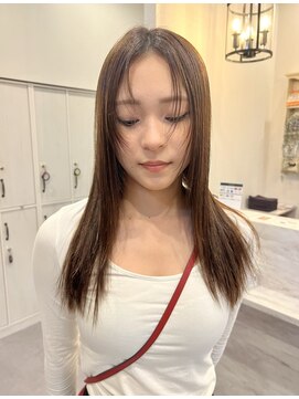 アンバー(AMBER) ミディアムレイヤースタイル