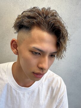 ルースト 西院店(ROOST) ツイスパ×ゴールドハイライト