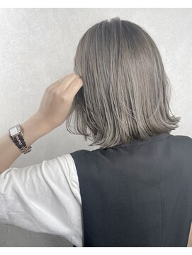 アンダーバーホワイト 泉佐野店(_WHITE) ☆切りっぱなしボブ 愛されショートボブ 小顔ボブ