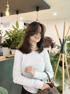 アオ ミナミアオヤマ(Ao. minami aoyama) 似合わせレイヤー／顔周りレイヤー/レイヤー/ミディアムレイヤー