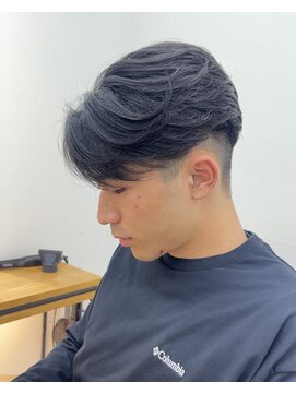 ジーナ 天神(Zina) 曲がる縮毛矯正でつくるセンターパート