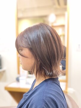 ヘアー グリーン(hair green) ナチュラルな外ハネショートボブ