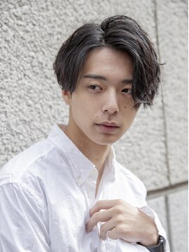 シティ(CITY) フェザーパーマブルーブラックセンターパートミックスパーマ