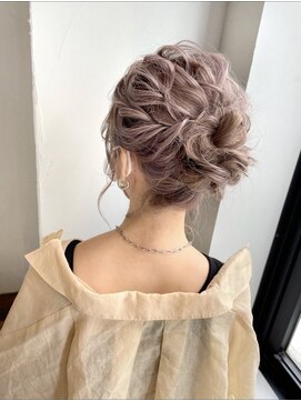 リラ(Lila’s) ヘアセット/ヘアアレンジ/束間アレンジ/ゆるふわアレンジ/結婚式