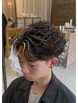 エッジ(EDGE)&nbsp;大分メンズ刈り上げセンターパート毛流れフェザーパーマ