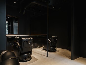 ザマンニューヨーク 代官山店(THE MAN NewYork)の写真/<半個室のラグジュアリー空間>大人男性がくつろぐ落ち着いたシックな雰囲気。[代官山/MEN'S/メンズカット]