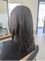 オーオ(OOO) ミディアムレイヤー×髪質改善×オリーブベージュ