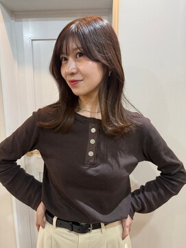 カミエ(kamie) 透明感のあるブラウンセミロング×大人っぽい仕上がり