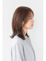ベルス(bellus)&nbsp;薄めラウンドバング×くびれレイヤー 20代　30代　40代