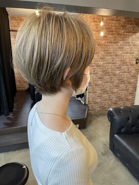 プラグ ヘアーデザイン 大名店(PLUG hair design) ハイトーンショート