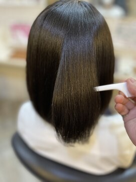 ビーカルム(美calm) 艶髪サラサラ縮毛矯正♪