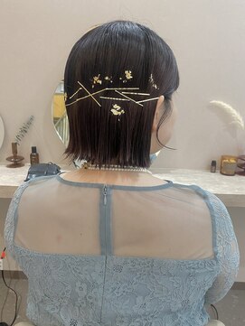 ミラ(Mila) おしゃれショートボブアレンジ★ゴールドピン&金箔