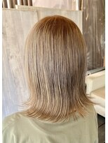 ココカラヘアー ニコ(cococara hair nico)&nbsp;シアーベージュ/切りっぱなしボブ/外ハネボブある/ブリーチ