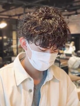 オーガニック アトリエ 大宮(organic+atelier) 無造作波巻きツイストスパイラルパーマツーブロックメンズ暗髪