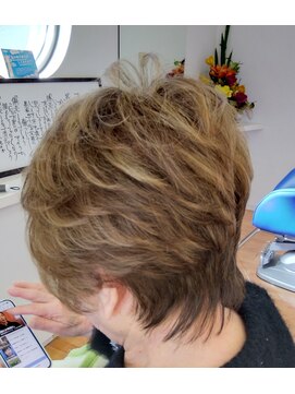 シンシア(CYNTHIA) カット＋カラー＋ハイライト＋トリートメント