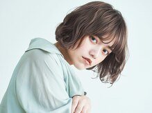 カラー １- “ 独自発色 ” のダメージレス・ケアカラー -（ 傷みを抑える特殊成分配合 ）