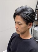 白髪ヘアに似合う大人のかき上げヘア