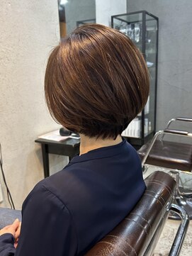 クレメント サロン ブル(Clement Salon Bull) 【松戸BULL】艶感丸みショートボブ