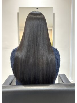 艶髪　ナチュラルな透明感　重めロングスタイル