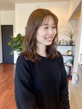 スリーバイザサロン(THREE by the salon) やわらかベージュ