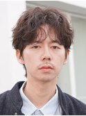 渋谷メンズパーマフェザーパーマセンターパートガイルヘアゆるめ