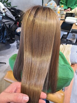 アンド(&.) ブリーチのダメージでも艶髪＆美髪になれる！