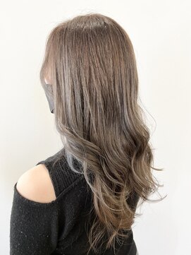 エッセンス(essence) 【essence】白髪ぼかしの明るめカラー