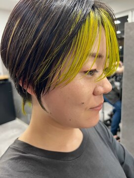 リト 天王寺阿倍野店(Retto:) 大人丸みショート×インナーカラー×ライムグリーン＠奥野