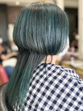 ヘアークリアー 春日部 濃いめのグリーン×個性的なウルフ/個性にオシャレに変身/春日部