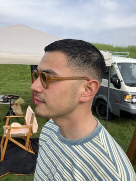 フォーコーナーズ(Four Corners) スキンフェード/バーバー/刈り上げ