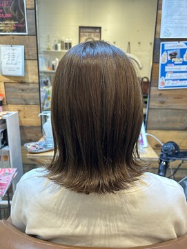 フィール(FeeL) 切りっぱなしボブ×ブリーチなしアッシュカラー