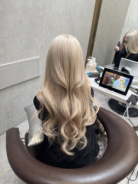 ロンド レア 天神大名店(Lond Le’a) ケアブリーチを使用したダメージレスな高明度カラー