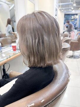 ネオリーブ チロル 横浜西口店(Neolive CiroL.) ホワイトミルクティー/ハイトーンボブ/ボブウルフ【横浜】k