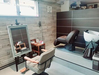 サピロス(sappheiros)の写真/完全個室のマンツーマン施術♪女性オーナーが頭皮の状態から髪の状態まで整えるプライベートサロン◎