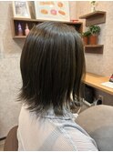 外ハネくびれミディ × オリーブグレージュ