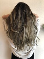 ギャロ(Gallo)&nbsp;バレイヤージュ[ブリーチオングレージュ]