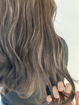 インビテーション(invitation) 大人かわいいグレージュカラー♪