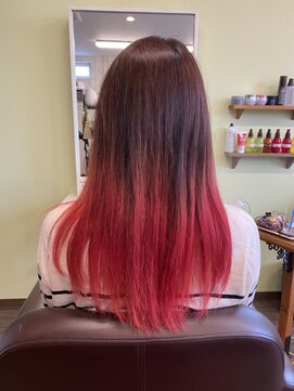 リュール(Reaule+s) ミューズで負担を少なく☆セミロングレッド＆インナーカラー