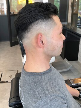フランクスバーバーリザーブ 人形町店(FRANK’S BARBER RESERVE) フェードスタイルツーブロック