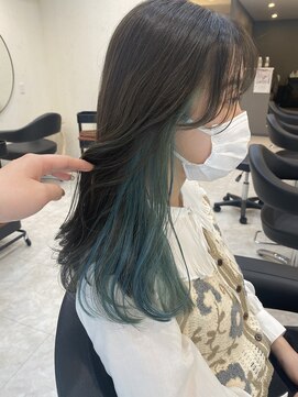 エリス ウメダ(Eliss umeda) インナーカラー×エメラルドグリーン