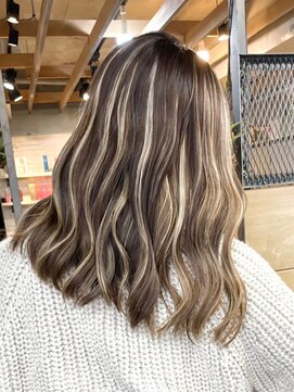 ユニー(uniii) 切りっぱなしボブスタイル