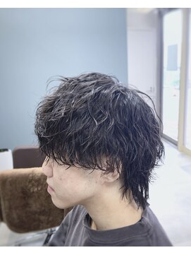 イコール(equal) 波巻きマッシュウルフツイスパ刈り上げショート