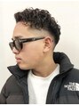 ビーバイエイトジェンツ(Bee by EIGHT GENTS) スキンフェードと相性◎のパーマスタイル