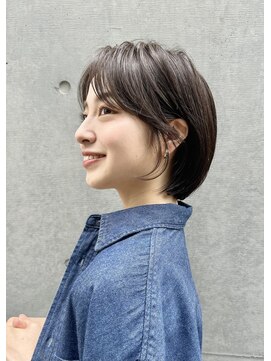 ガーデン オオタカノモリ(garden otakanomori) 20代30代40代斜めバング×グレージュ×ハンサムショートボブb