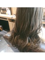 エルバイシオン(aile by sion)&nbsp;グレージュカラー×レイヤーロング