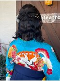着物アレンジ　袴　コテ巻きハーフアップ　金箔